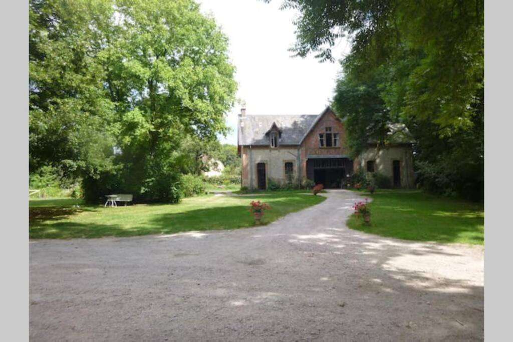 Suite Dans Le Jardin Du Chateau Agonges Zewnętrze zdjęcie