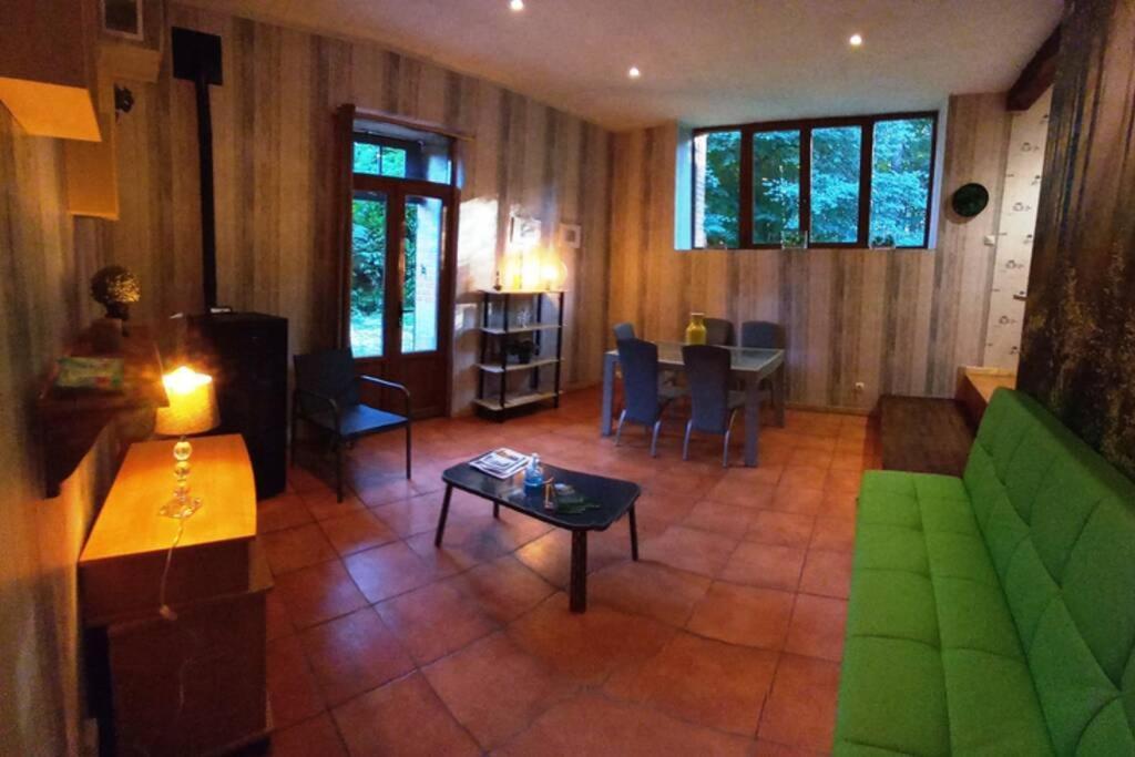 Suite Dans Le Jardin Du Chateau Agonges Zewnętrze zdjęcie