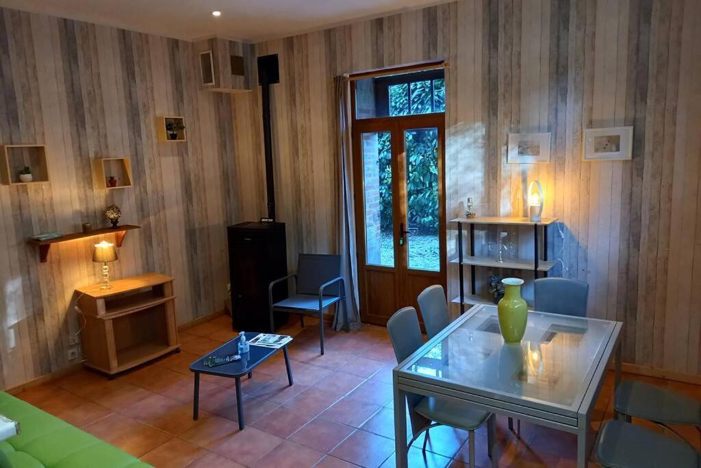 Suite Dans Le Jardin Du Chateau Agonges Zewnętrze zdjęcie